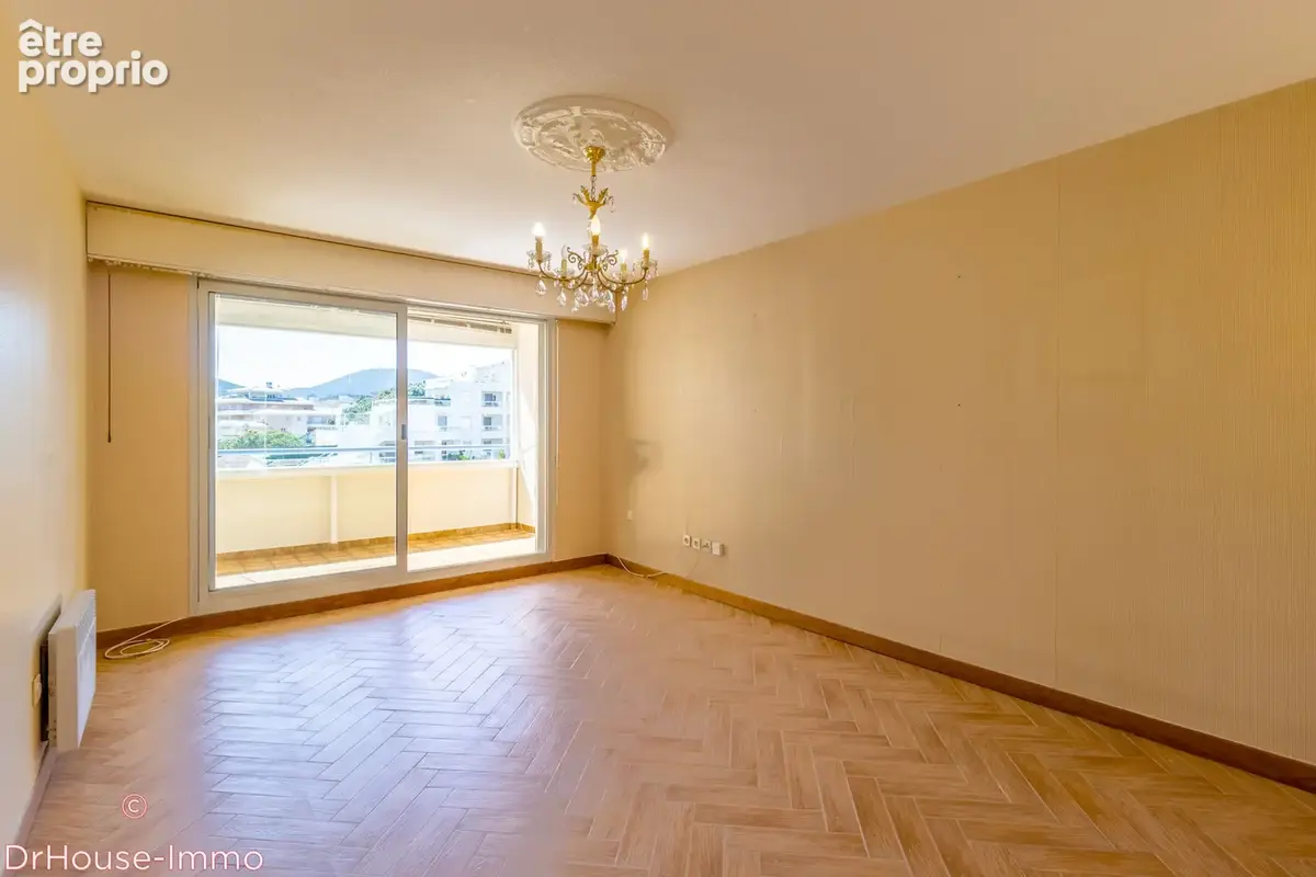 Appartement 3 pièces 62 m² à vendre à Cavalaire-Sur-Mer (83240) - photo 4