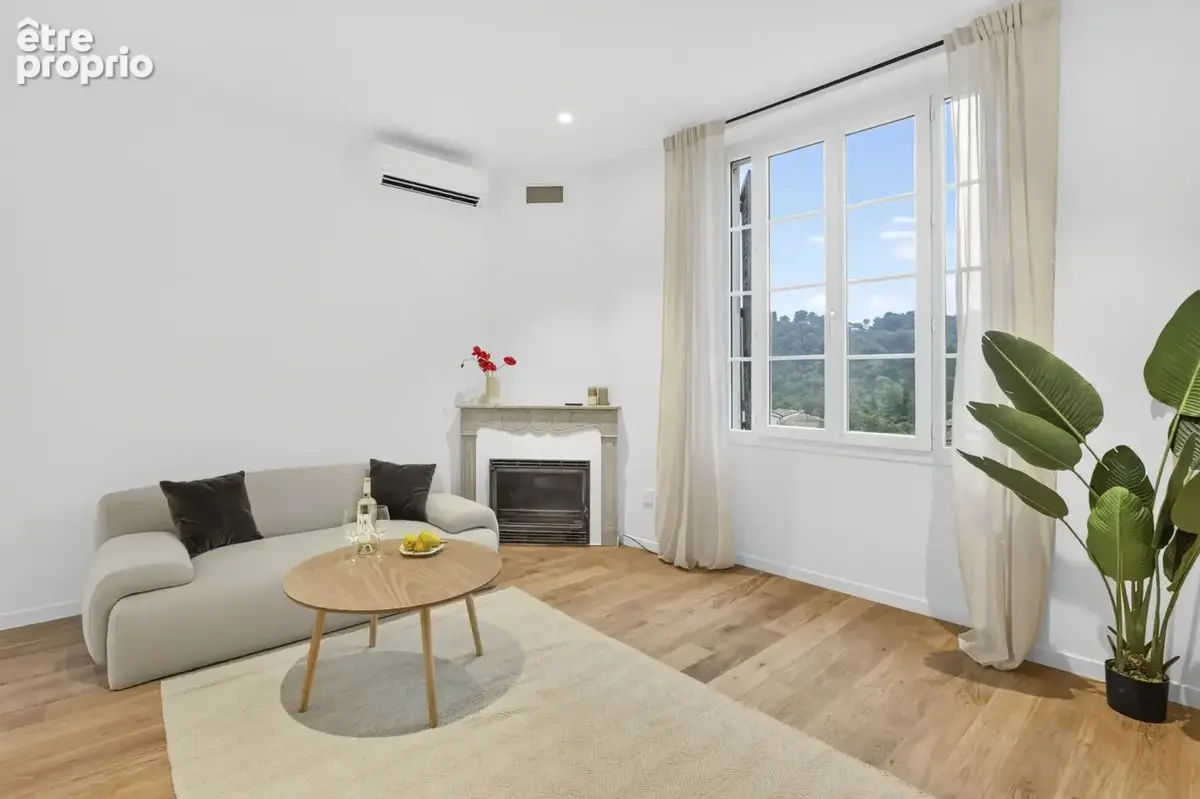 Charmant appartement rénové de 3p avec balcon au cœur de valbonne village - photo 2
