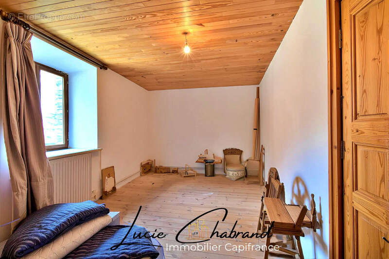 Maison à SAINT-VERAN