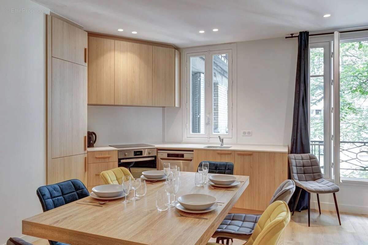 Appartement à PARIS-17E