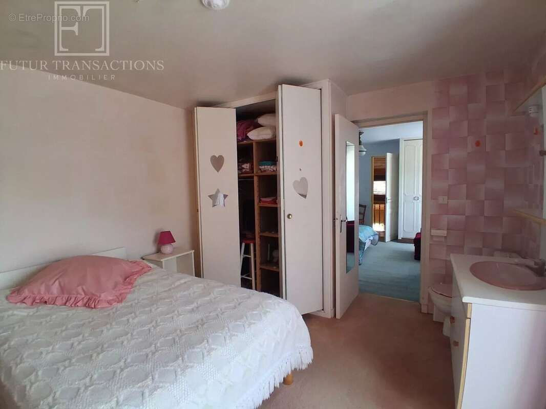 Maison de campagne sur 4794 m² de terrain - photo 9