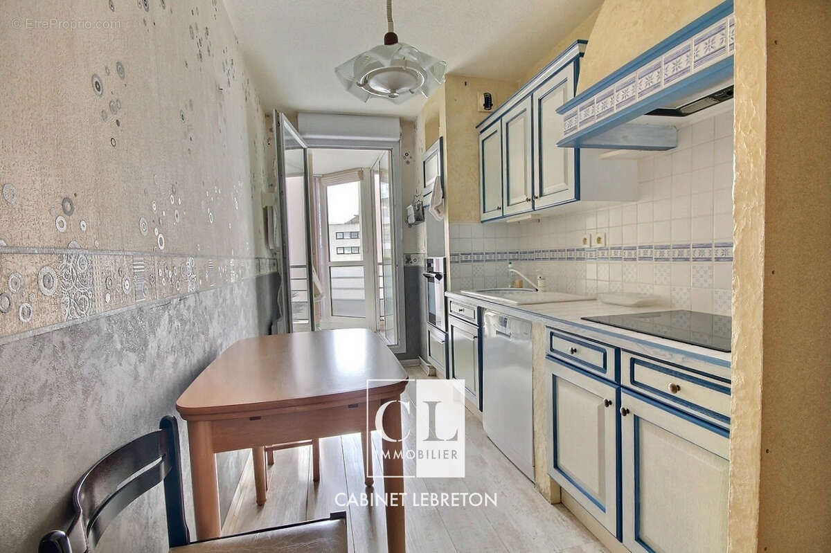 Appartement à MARSEILLE-8E