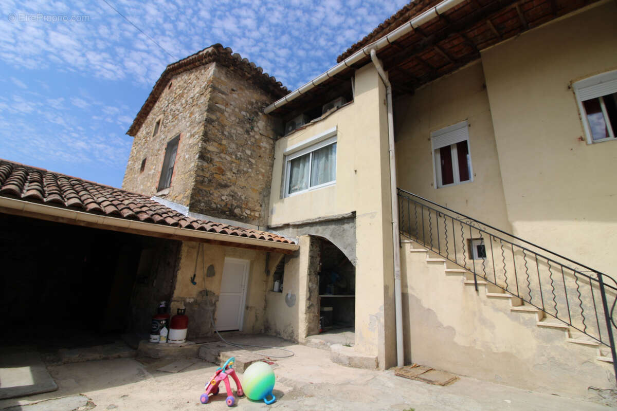 Charmante maison de village 80 m2. avec jardinet. - photo 13
