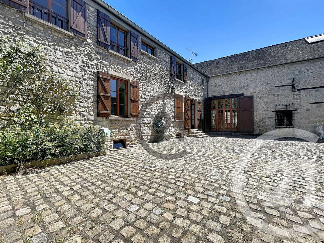 Maison 445 m² à Ury  - photo 6