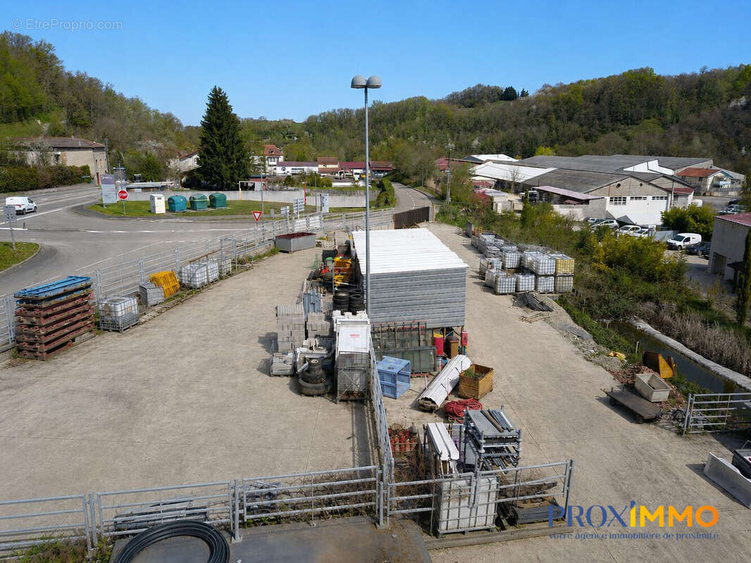 Commerce 340 m² à Bourgoin-Jallieu  - photo 3
