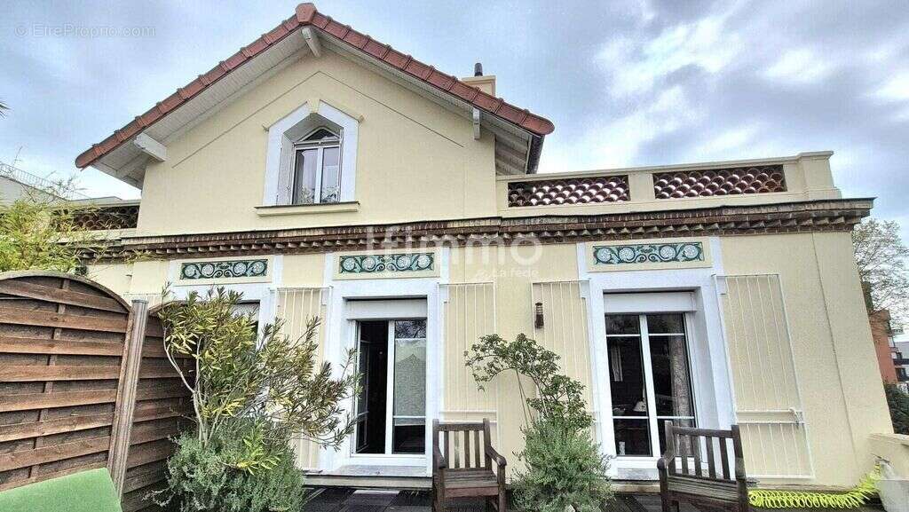 Maison à GENNEVILLIERS