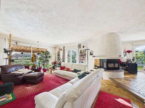 Maison à ROQUEFORT-LES-PINS