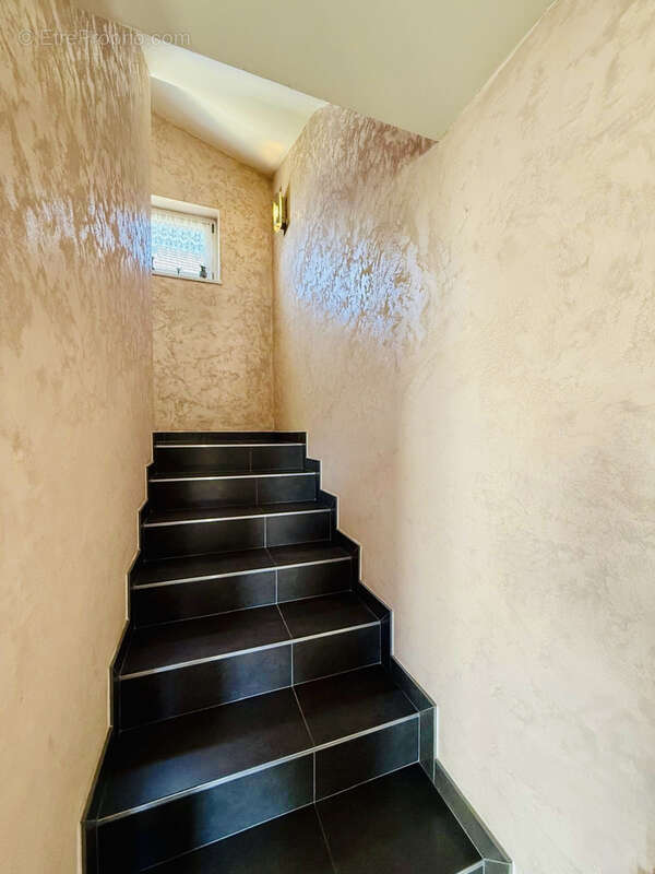 Berstett - L’esprit maison dans une petite copropriété   5 pièces de 141,63 m2 avec jardin, terrasse, garage - photo 10