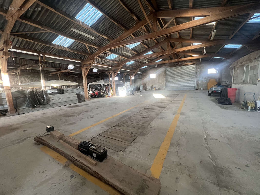 Maison à MONTAIGNAC-SAINT-HIPPOLYTE