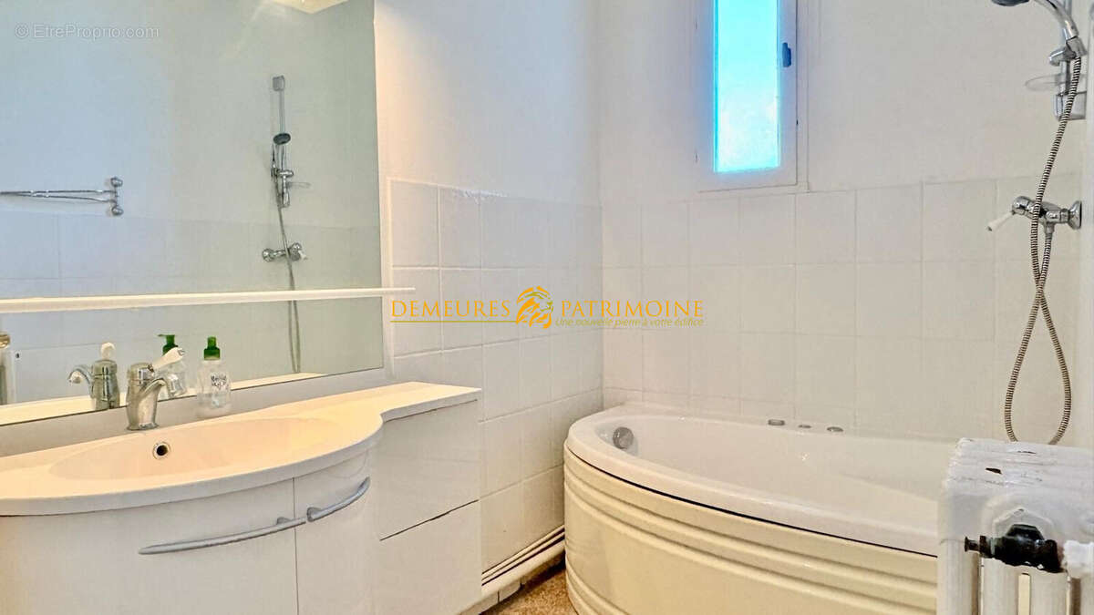 Appartement 140 m² à Angouleme  - photo 7