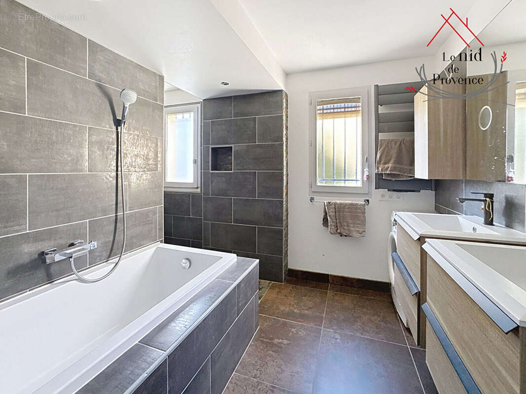 Appartement à SAINT-MARTIN-D'ARDECHE
