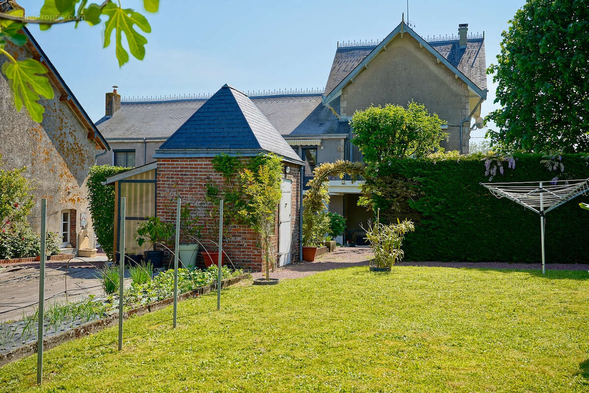 Maison à LA CHAPELLE-SAINT-LAURENT