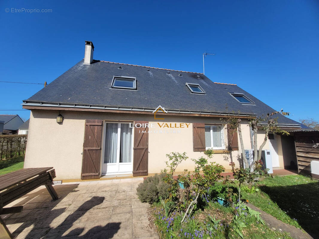 Maison à LA MENITRE