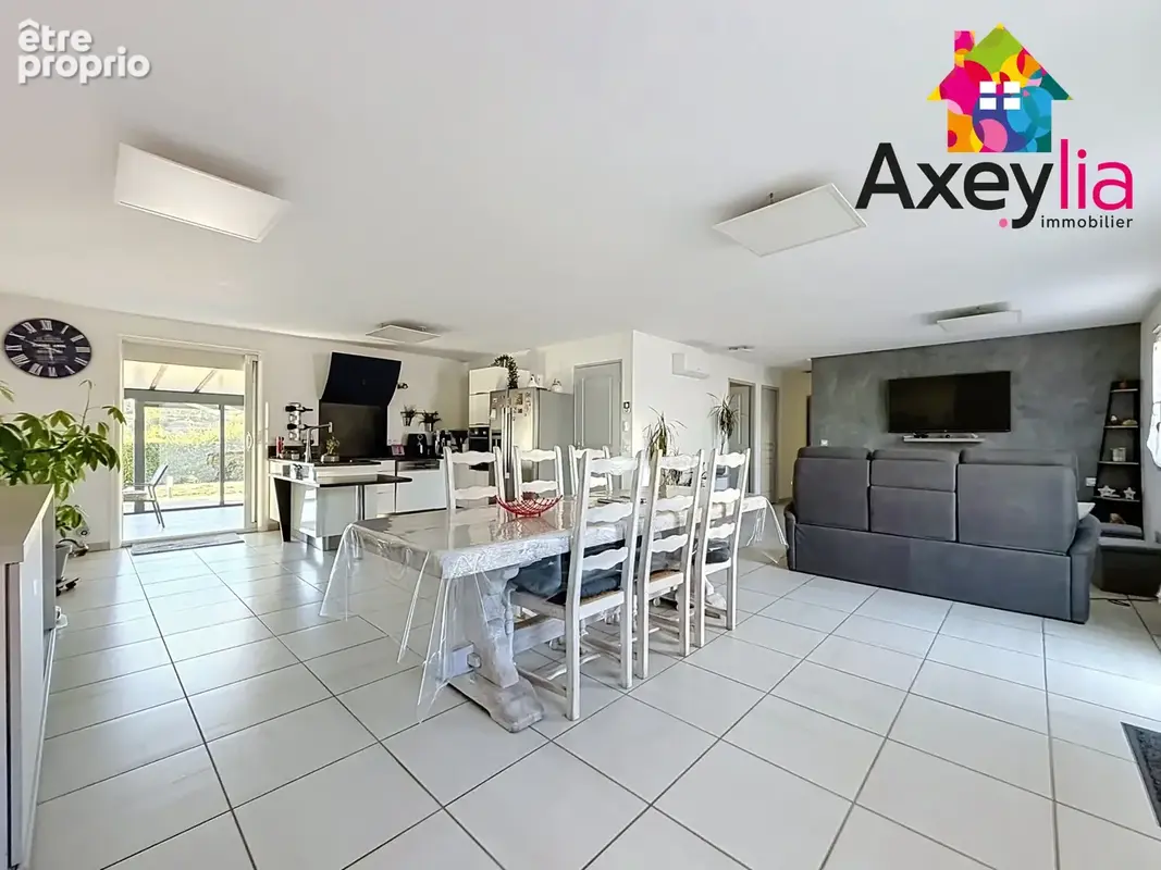 A vendre - belmont-de-la-loire -maison de 2014 de plain-pied avec 3 garages, véranda, - photo 11