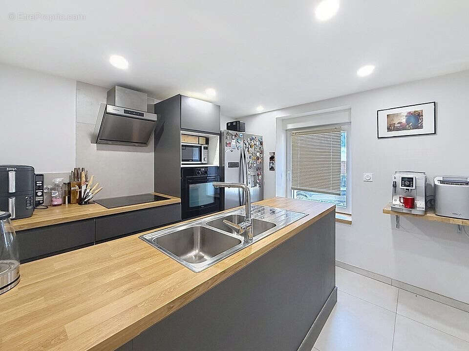 Maison à NEUFCHEF