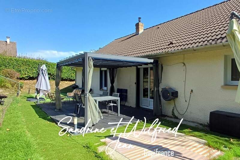 Maison à LA HAYE-MALHERBE