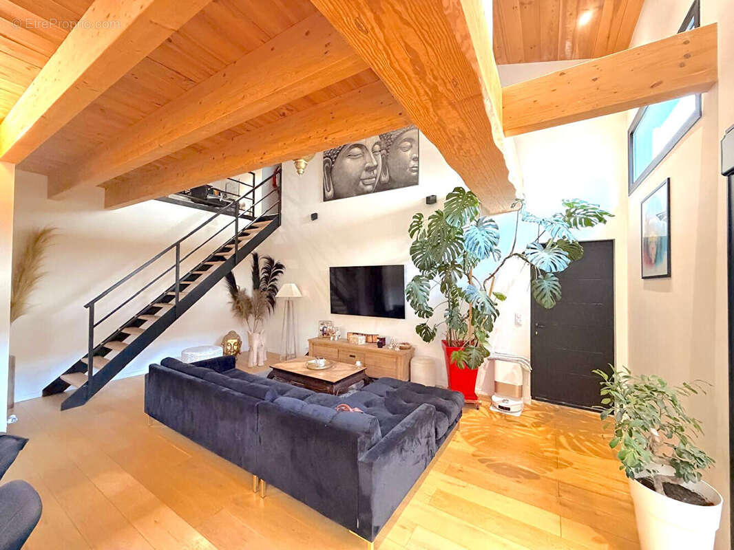 Ensemble immobilier de rendement, avec locaux professionnels et habitation à vendre dans le Val de L'Eyre - photo 7