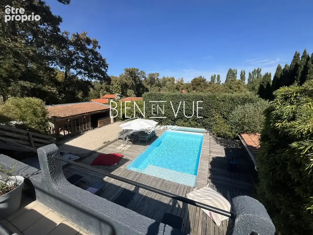 Grande demeure au PYLA  de 3 niveaux avec piscine, T3 indépendant et potentiel professionnel - photo 2