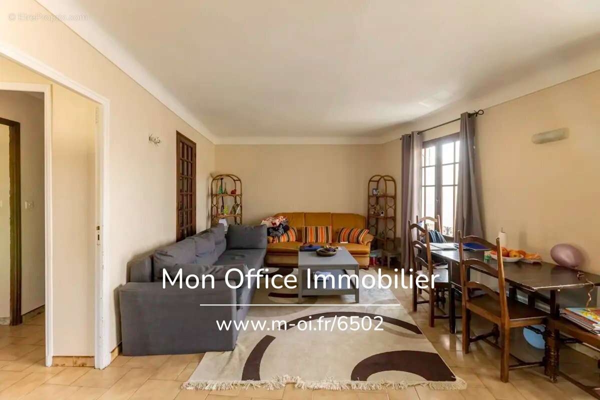 Appartement à SAINT-CYR-SUR-MER