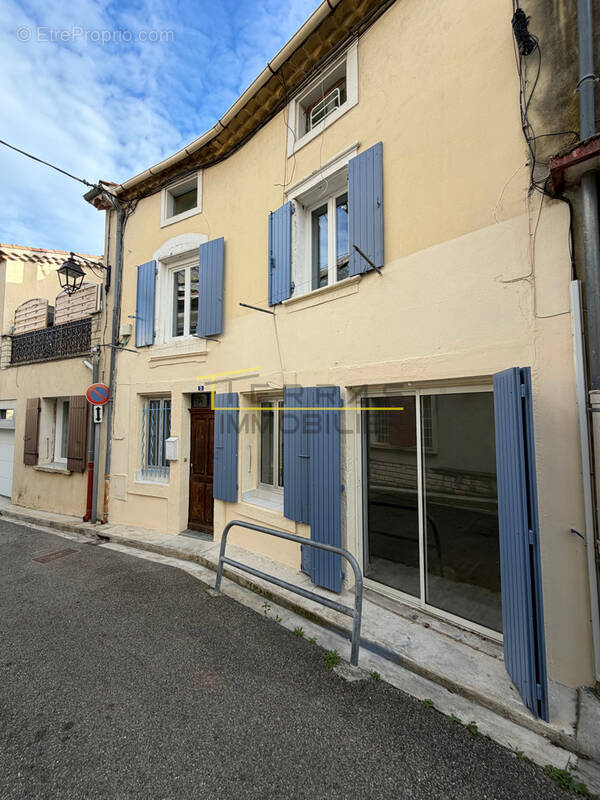 Maison à VALREAS