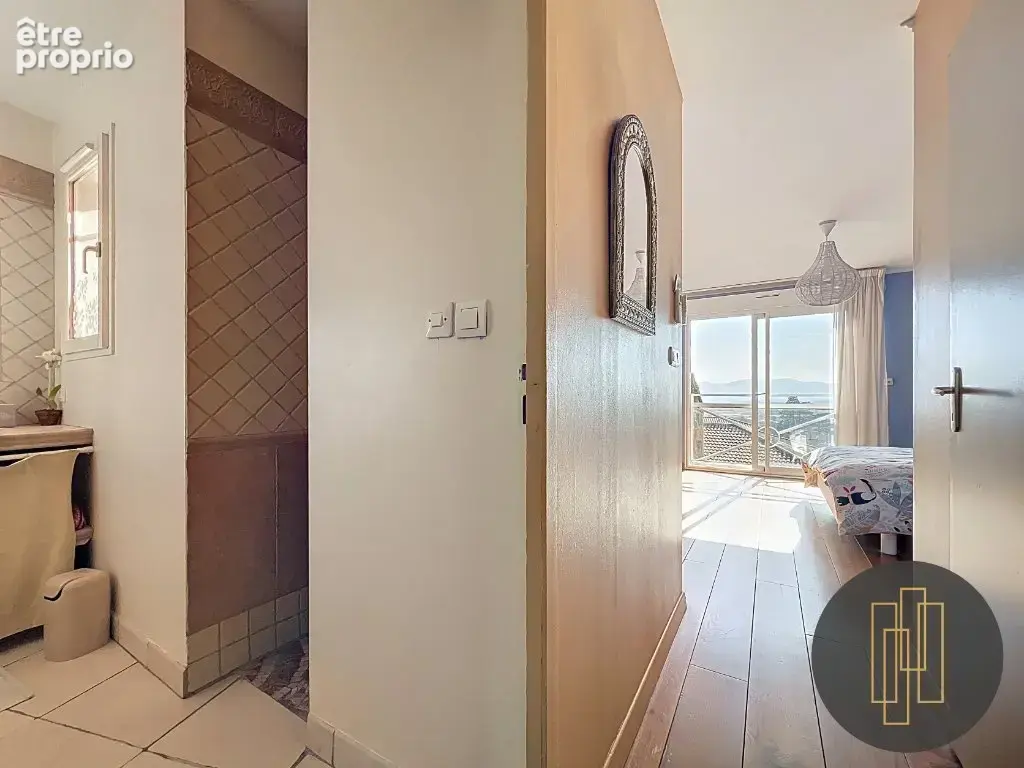 REYRIEUX - Maison 217 M²- 4 chambres et studio indépendant - photo 5