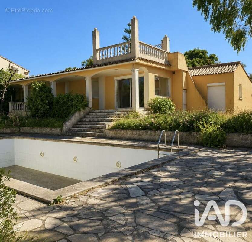 Maison 135 m² à Cogolin  - photo 9