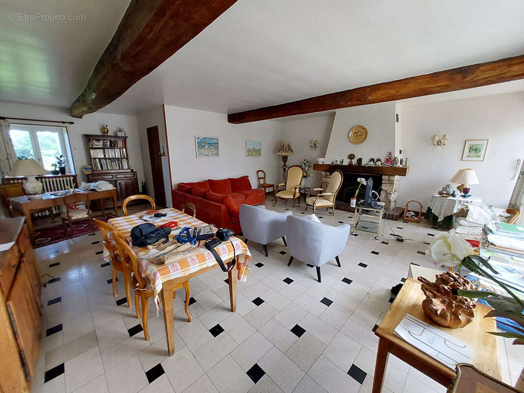 Maison à CHAUMOT