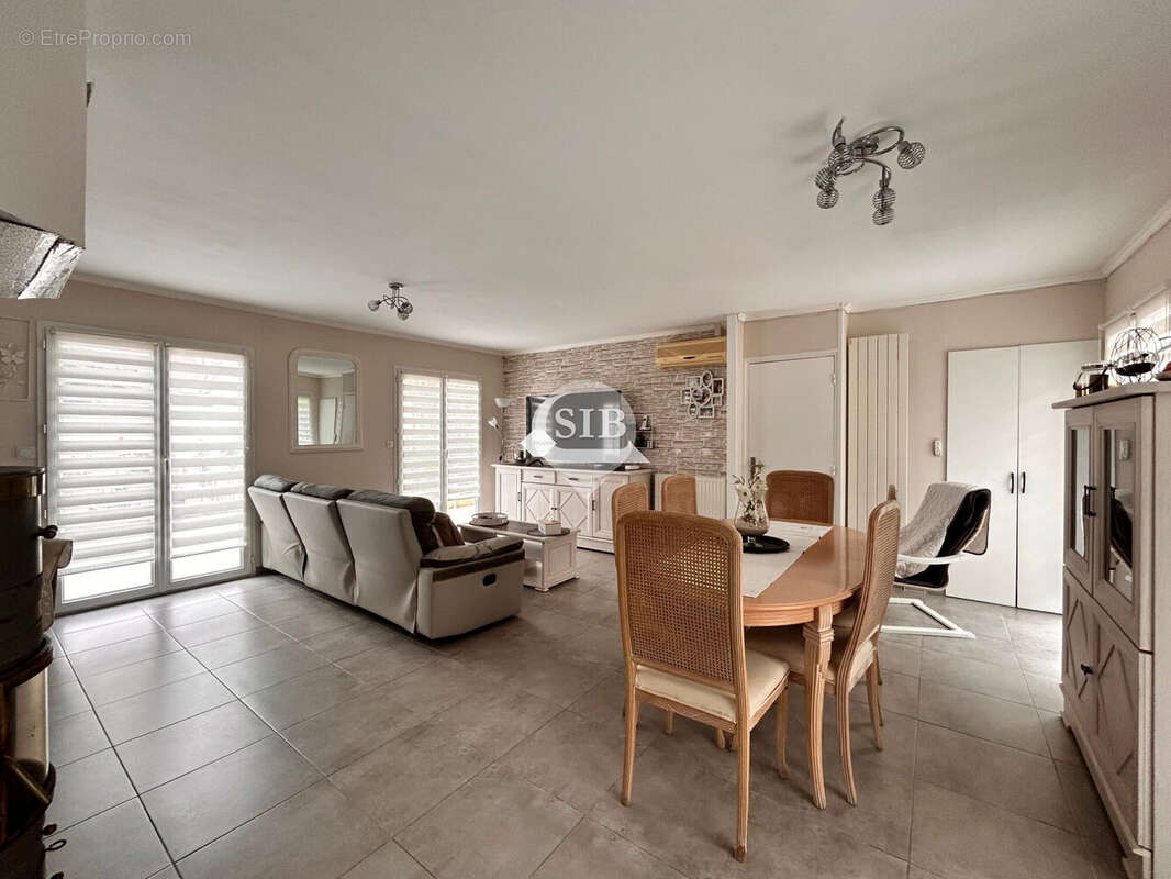 Maison à LEUVILLE-SUR-ORGE
