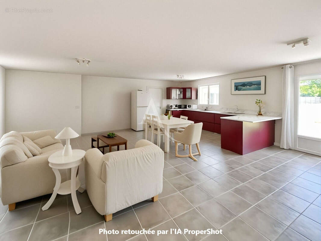 Maison familiale parfaitement entretenue avec extension récente, jardin d'hiver et terrain clos de 1 180 m² - photo 3