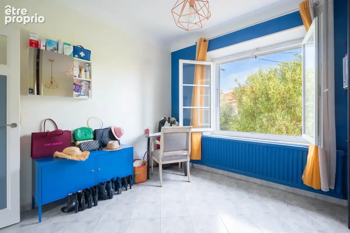 Une propriété pleine de charme comprenant deux appartements indépendants avec deux entrées séparées sur un ter - photo 15