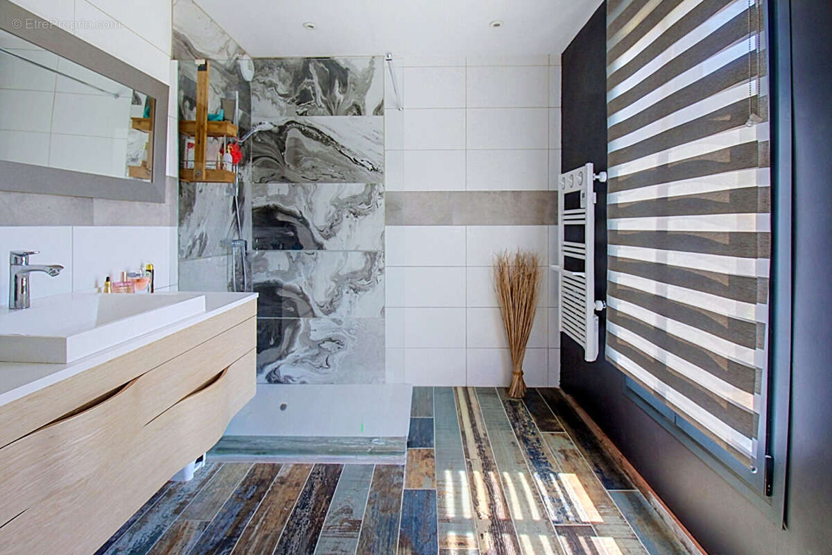 A vendre en exclusivité a vendre à vidauban - villa contemporaine avec vue panoramique, piscine et prestations  de qualité ! - photo 14