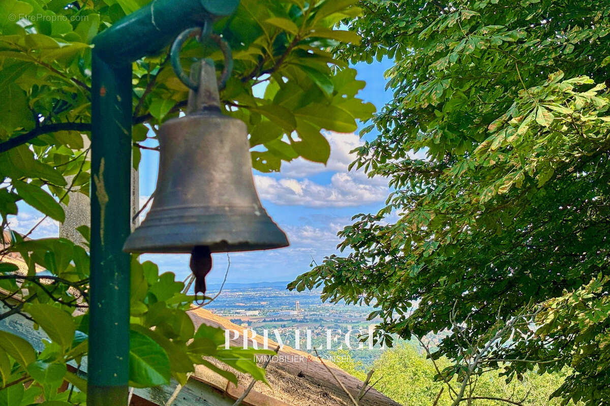 Maison à SAINT-CYR-AU-MONT-D'OR