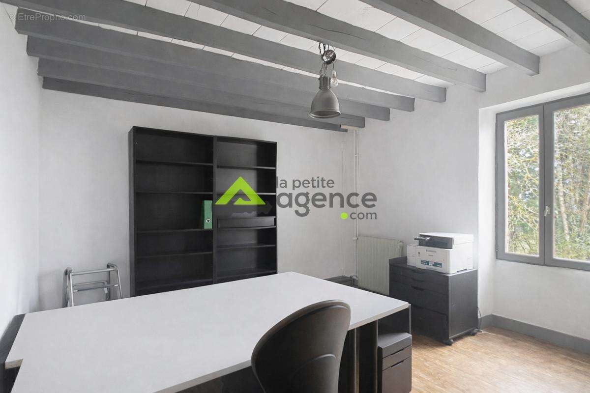 Maison à SAINT-YRIEIX-LA-MONTAGNE