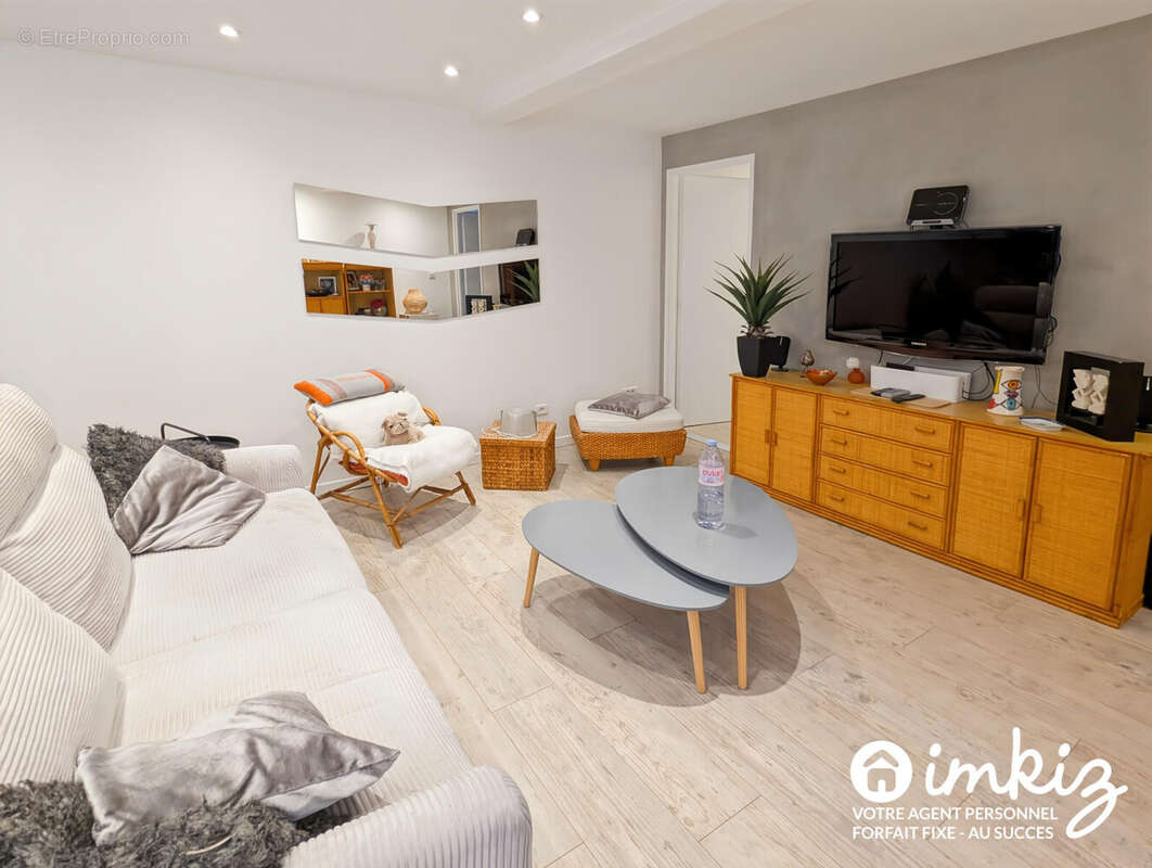 Rare Écusson : 61m² + Terrasse - photo 2