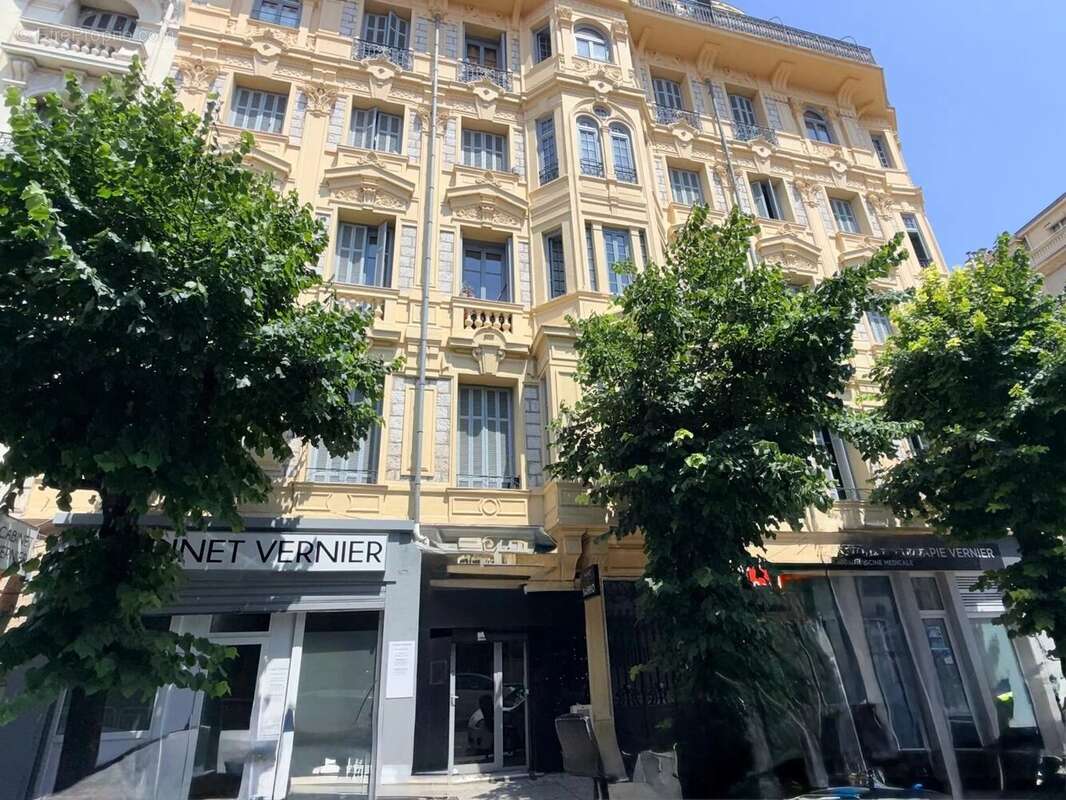 MURS LIBRES 17.50 m2 à vendre 90000 euros - photo 2