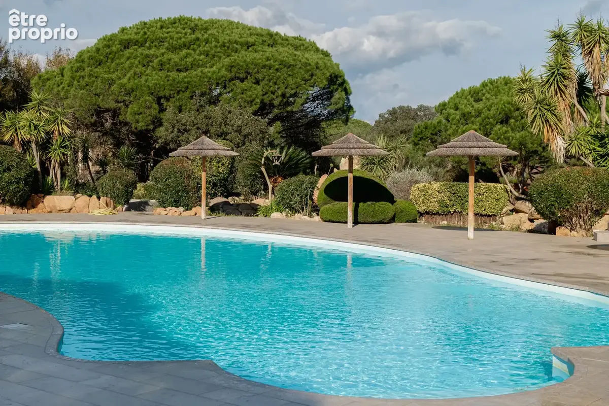 Palombaggia   N12 : Charmante mini-villa de plain-pied entièrement rénovée au sein d’une résidence sécurisée a - photo 11
