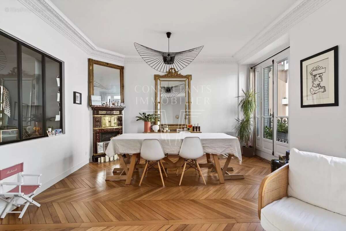 Appartement à PARIS-14E