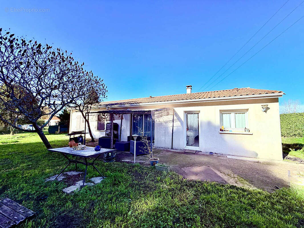 Maison à IZON