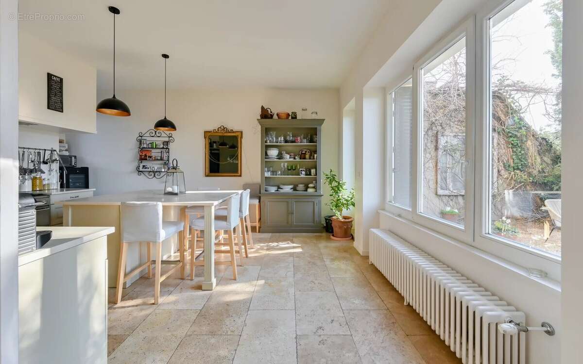 Maison à CHAZAY-D'AZERGUES