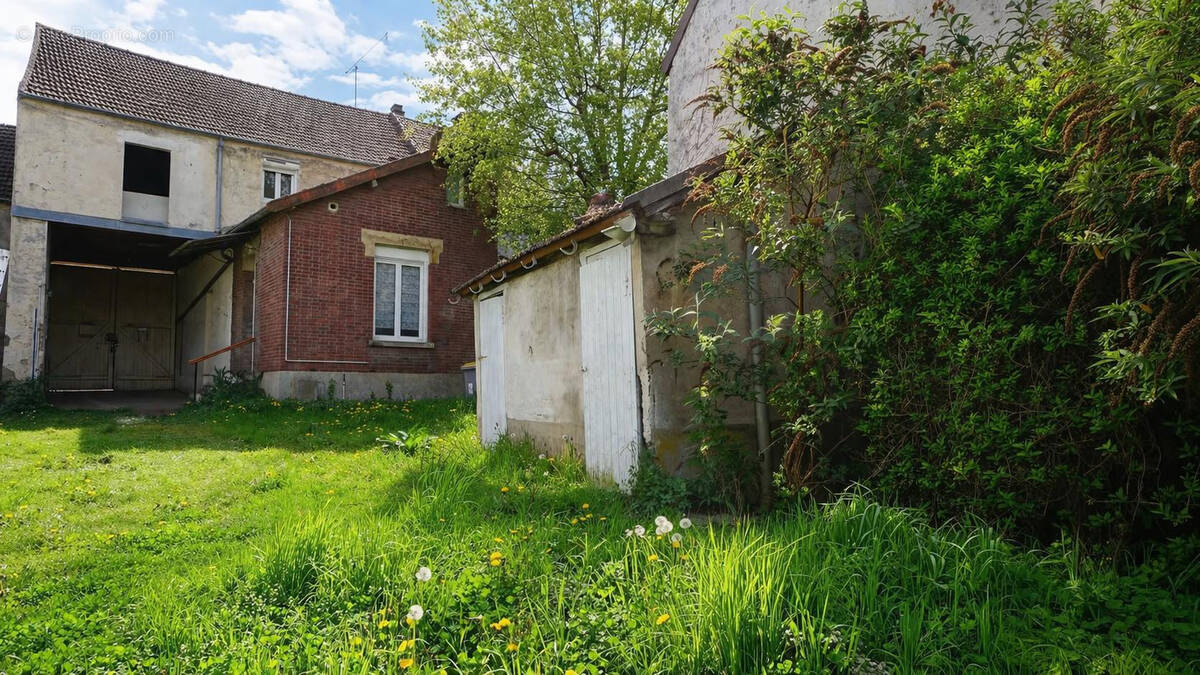 Maison à MEZIERES-SUR-SEINE