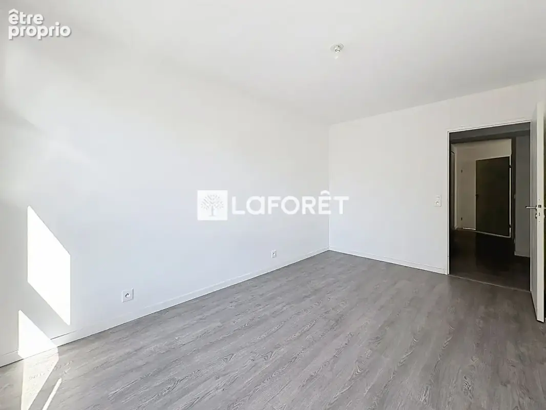 Appartement Romainville 4 pièce(s) 100 m2 - photo 8