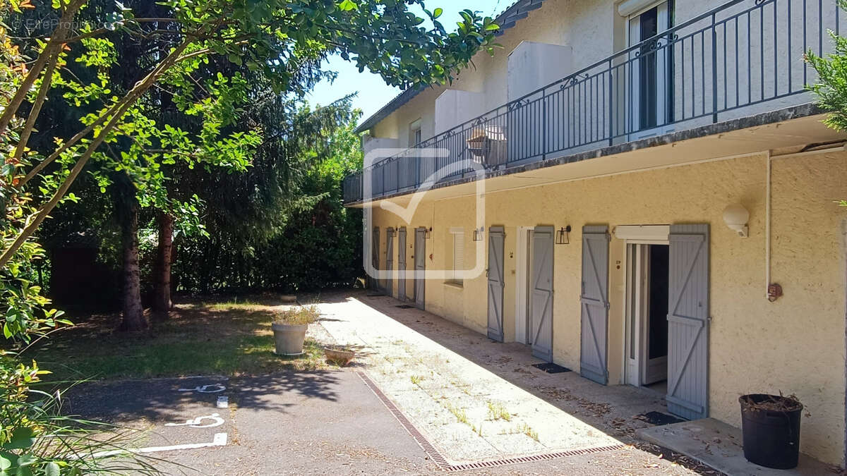 Commerce à SORGES