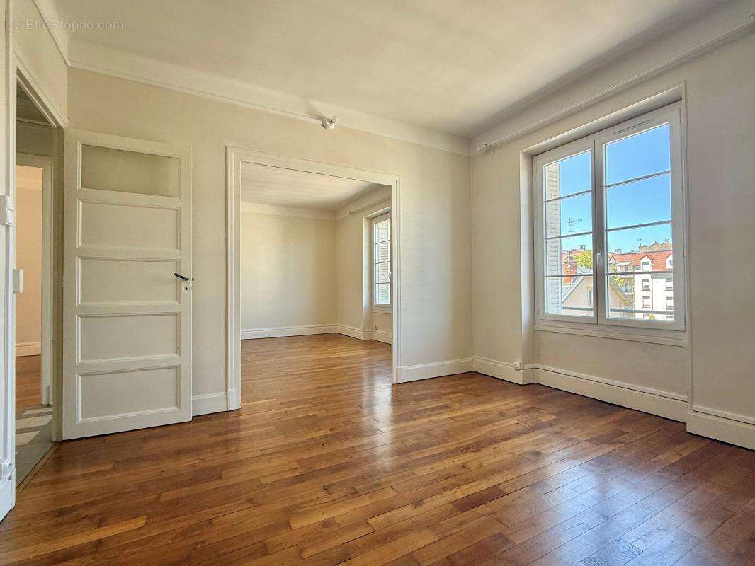 Appartement T3 avec cave et grenier, propre, stationnement aisé - photo 3