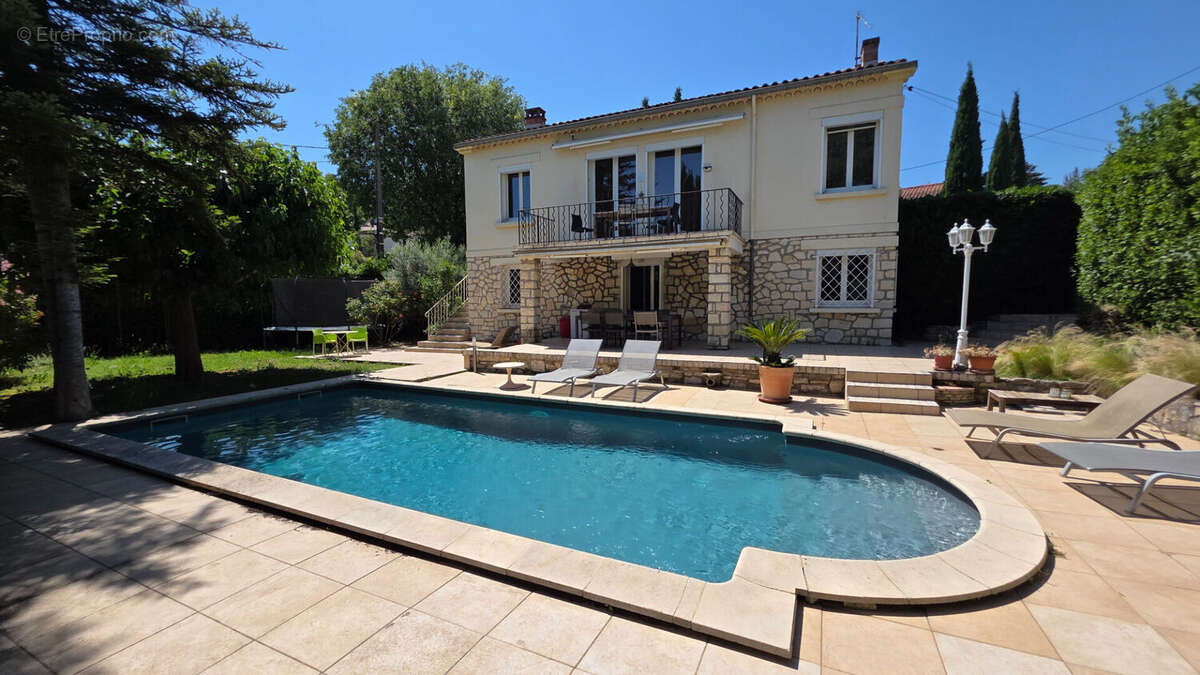 Maison à VILLENEUVE-LES-AVIGNON