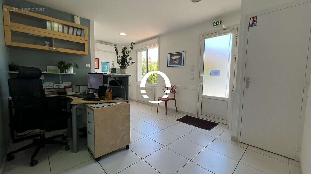 Local professionnel centre ville de Pornic 4 pièce(s) - photo 2