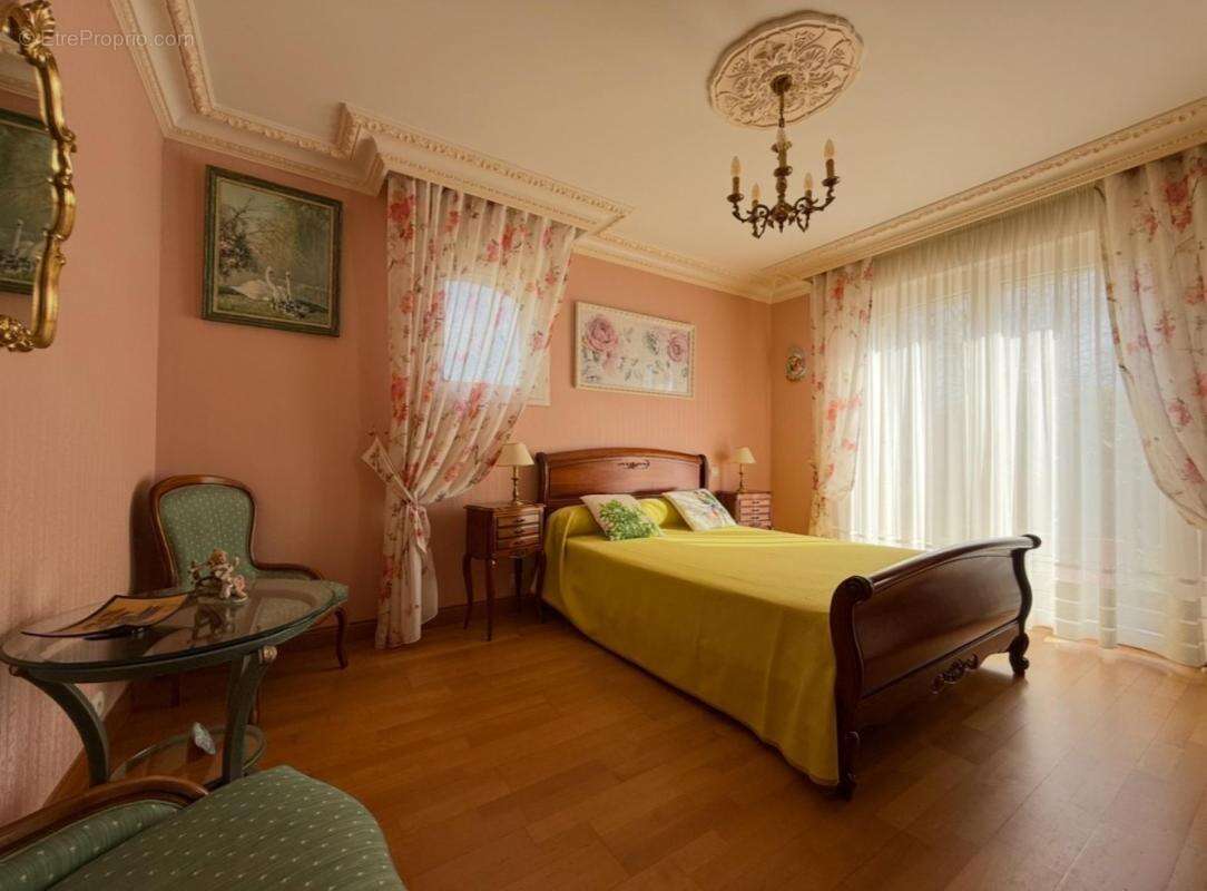 Maison à MALESTROIT