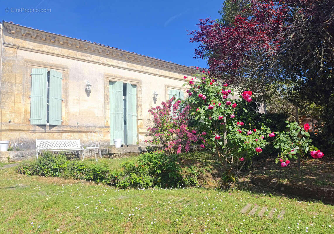 Maison à LESTIAC-SUR-GARONNE