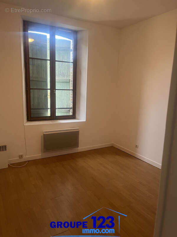 Appartement à BRIENON-SUR-ARMANCON