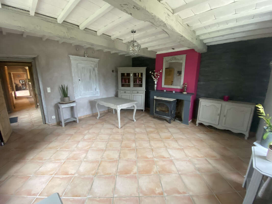 Maison à SEISSAN