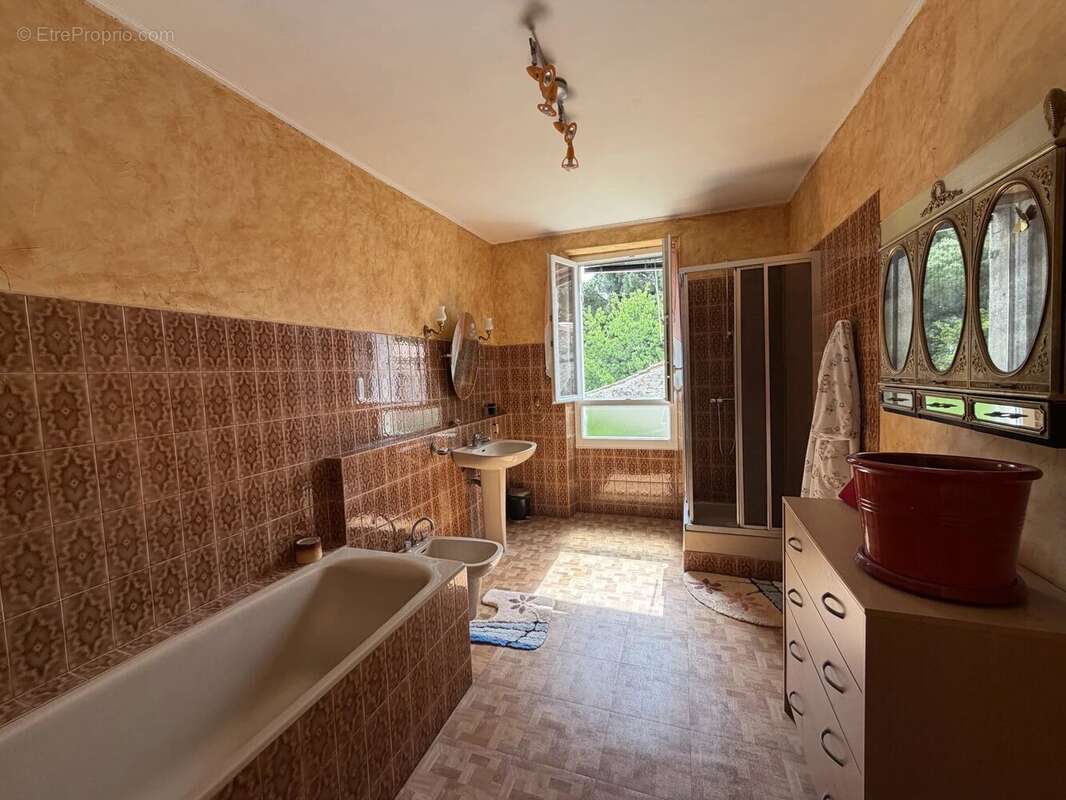 Maison à ETAULIERS